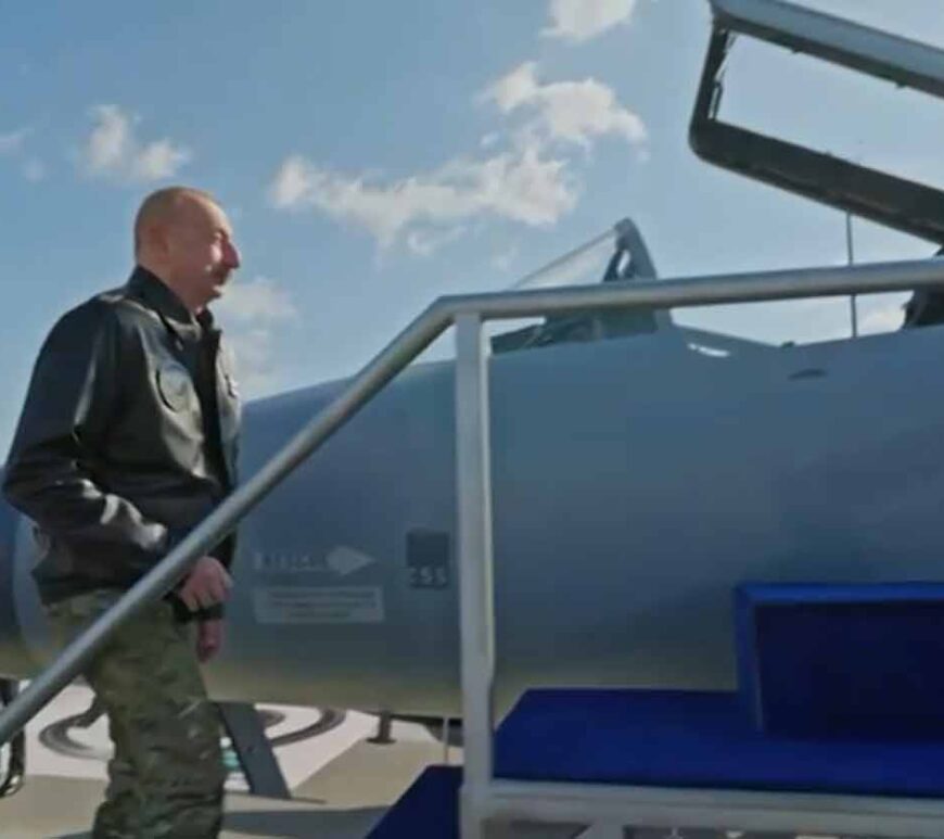 Aliyev toured the static display of the JF-17 Block-III