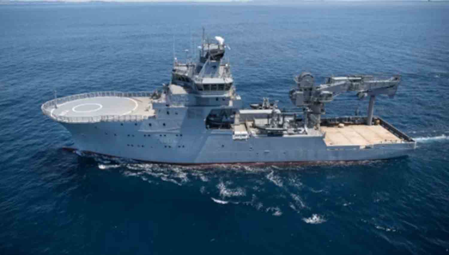 New-Zealand-Navy-ship-HMNZS-Manawanui The Royal New Zealand Navy ship HMNZS Manawanui