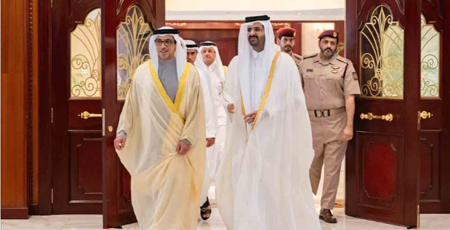 Sheikh Mansour bin Zayed Al Nahyan, UAE Vice President and Deputy Prime Minister received by Sheikh Abdullah bin Hamad Al Thani, Deputy Emir of the State of Qatar, at Doha International Airport, Qatar.