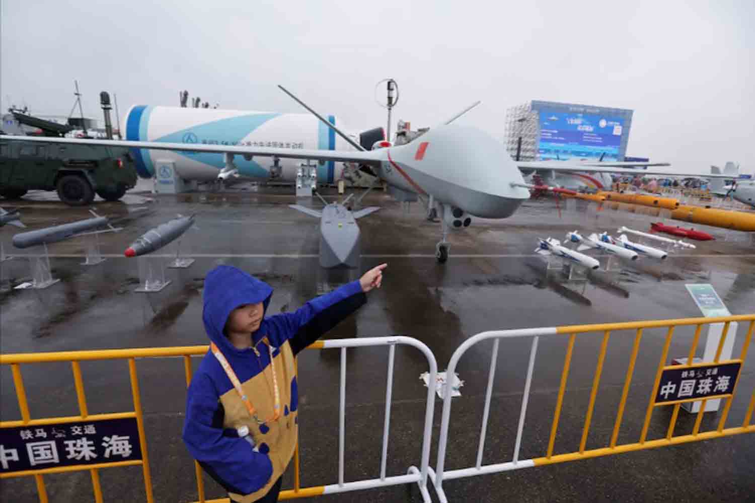 Senior Russian official Shoigu attends the Zhuhai air show on its concluding day of trade