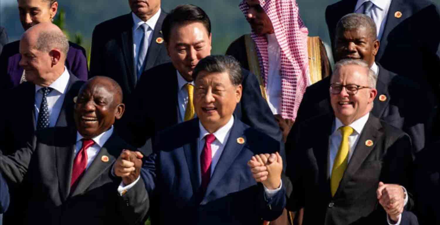 Cyril Ramaphosa, Chinese President Xi Jinping, and Australian Prime Minister Anthony Albanese, pose with other G20 leaders during an event launching the Global Alliance Against Hunger and Poverty at the G20 Summit at the Museum of Modern Art in Rio de Janeiro, Brazil.