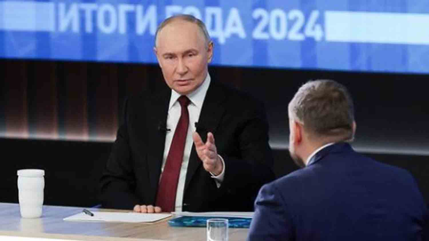 Russian President Vladimir Putin attends his annual end-of-year press conference and phone-in at Gostiny Dvor in Moscow, Russia.