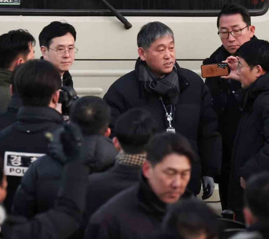 Members of the Corruption Investigation Office for High-ranking Officials gather in front of the impeached South Korean President Yoon Suk Yeol's official residence, as Yoon faces potential arrest after a court on Tuesday approved a warrant for his arrest, in Seoul, South Korea.