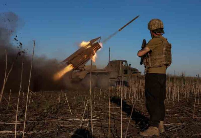 Ukrainian-service-members Ukrainian service members of the 25th Sicheslav Airborne Brigade fire a BM-21 Grad multiple rocket launch system towards Russian troops near the frontline town of Pokrovsk, amid Russia's attack on Ukraine, in Donetsk region, Ukraine.