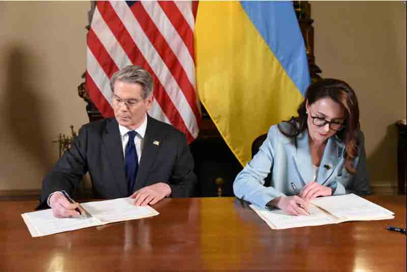 Ukraine and United States finalize a minerals agreement pursued by Trump