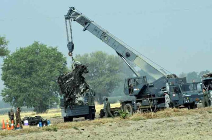 rafale-debris Retrieving wreckage of Indian Rafale fighter jet reportedly shot down by Pakistan in Aklian, Bathinda.