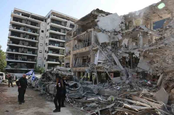 Iranian-missile-attack-in-tel-aviv The recent Iranian missile attack resulted in deaths, injuries, and significant damage to a number of buildings.