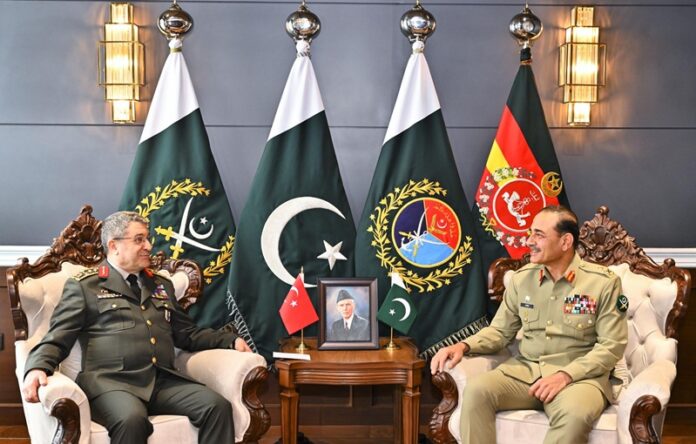 General Selcuk Bayraktaroglu of Turkey meet General Asim Munir General Selcuk Bayraktaroglu, Chief of the Turkish General Staff, Türkiye, called on Field Marshal Syed Asim Munir, NI (M), HJ, #COAS & CDF of Pakistan at General Headquarters (GHQ) today.