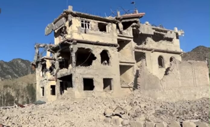 pakistan bombing in afghanistan A building lies in ruins after Pakistan Air Force bombed a terrorist hideout inside Afghanistan.