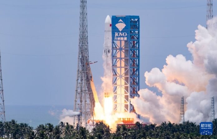China’s Long March-10B has successfully completed its maiden flight—and recovered its first stage via a sea-based net. This marks the country’s first-ever controlled rocket recovery.