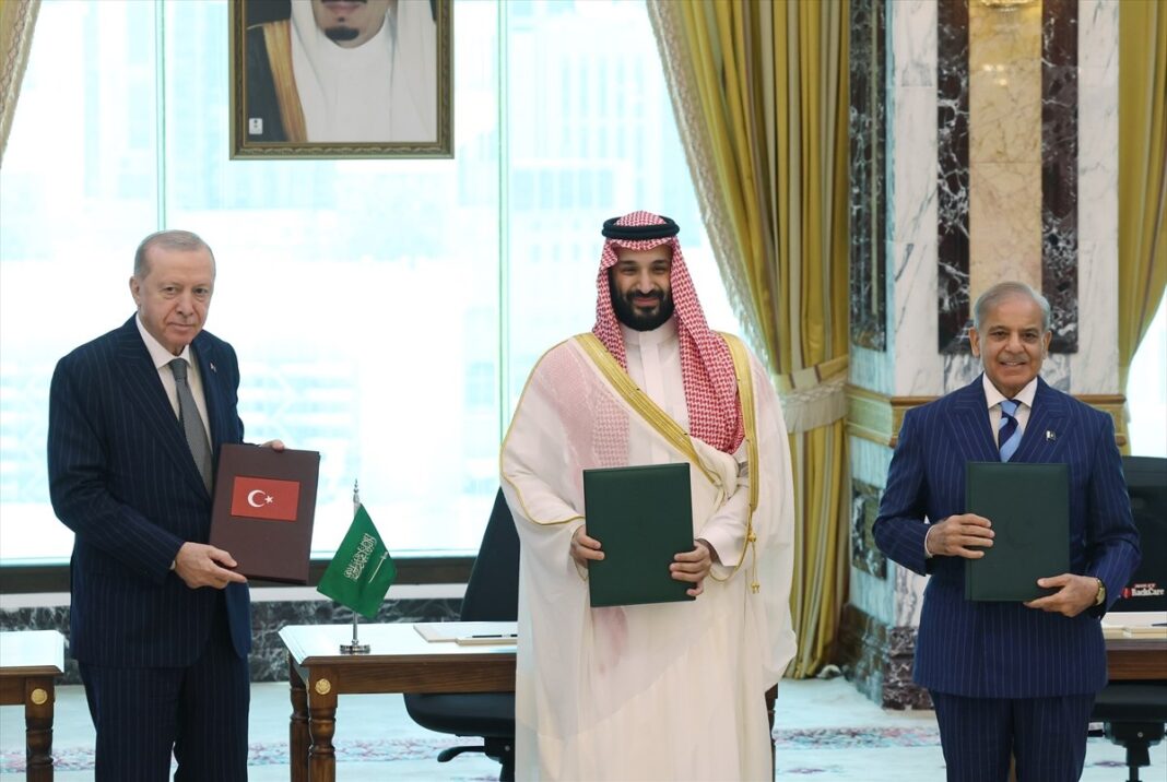 Why India’s Defence Analysts Are Concerned About the Saudi Arabia-Türki̇ye-Pakistan Makkah Agreement